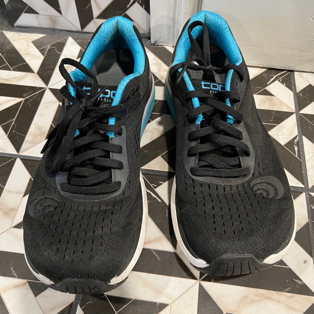 Topo Athletic Women's Black and Blue Running Shoes